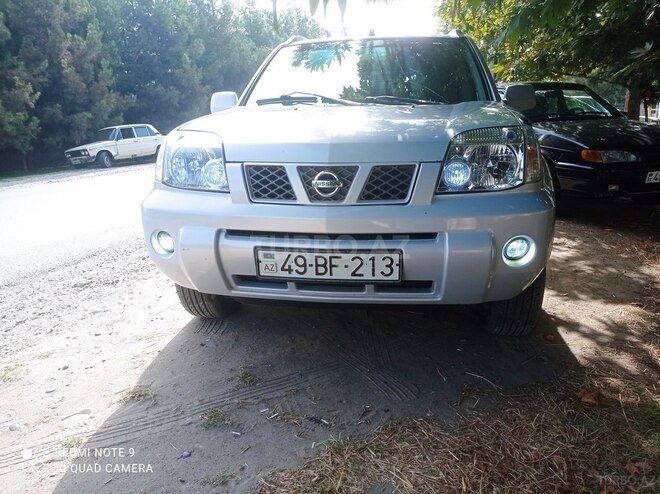 Nissan X-Trail 2001, 240,000 km - 2.0 l - Saatlı