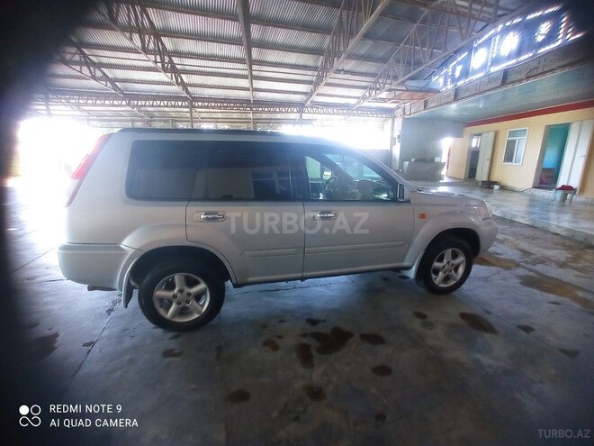 Nissan X-Trail 2001, 240,000 km - 2.0 l - Saatlı