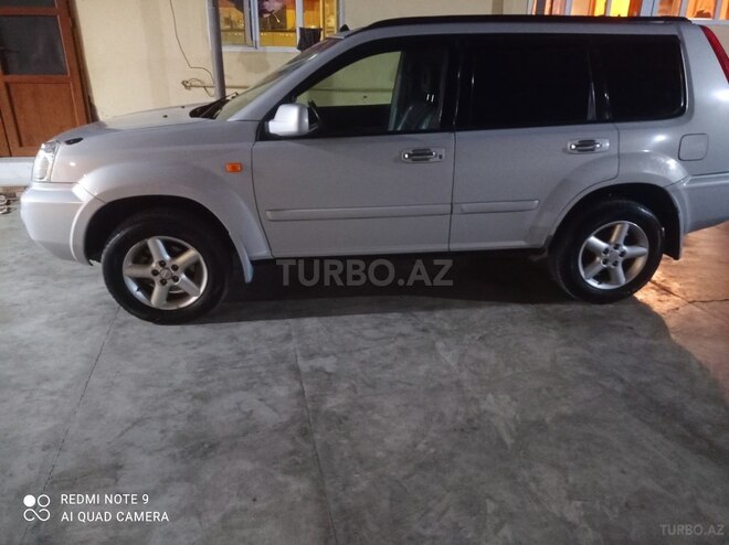 Nissan X-Trail 2001, 240,000 km - 2.0 l - Saatlı