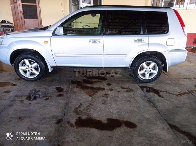 Nissan X-Trail 2001, 240,000 km - 2.0 l - Saatlı