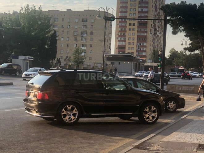 BMW X5 2000, 300,000 km - 4.4 l - Bakı