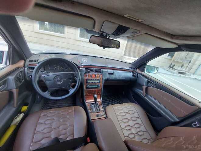 Mercedes E 230 1995, 326,520 km - 2.3 l - Masallı