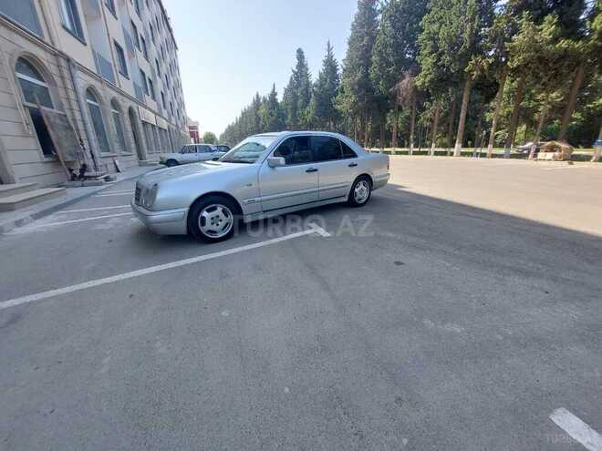 Mercedes E 230 1995, 326,520 km - 2.3 l - Masallı