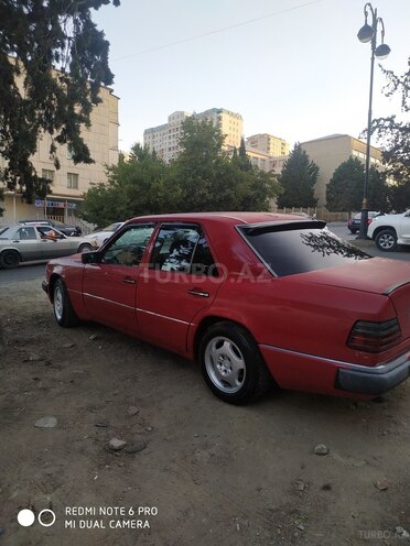 Mercedes E 220 1993, 330,000 km - 2.2 l - Bakı