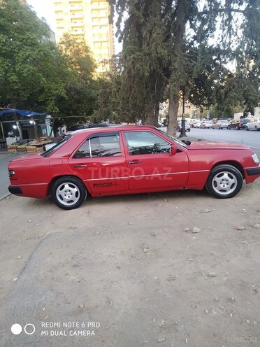 Mercedes E 220 1993, 330,000 km - 2.2 l - Bakı