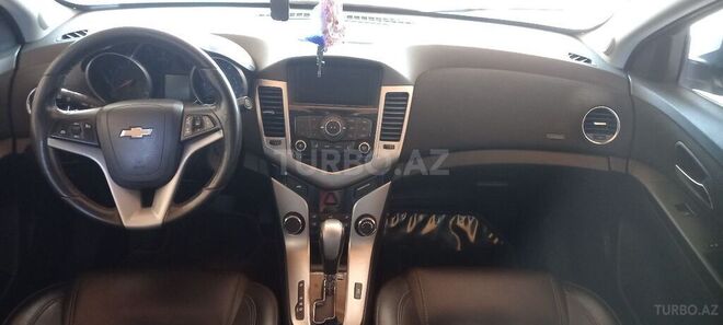 Chevrolet Cruze 2015, 188,000 km - 1.4 л - Tovuz