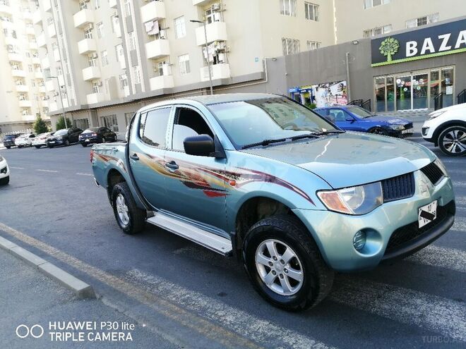 Mitsubishi L200 2007, 262,000 km - 2.5 l - Bakı