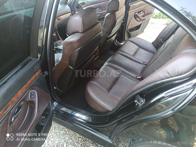 BMW 528 1999, 297,000 km - 2.8 л - Mingəçevir