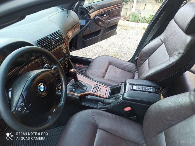 BMW 528 1999, 297,000 km - 2.8 л - Mingəçevir