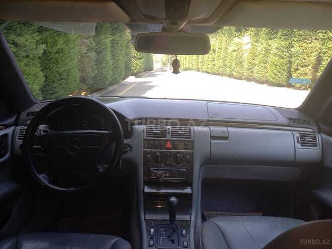 Mercedes E 240 1997, 234,000 km - 2.4 l - Bakı