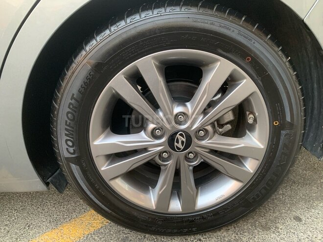 Hyundai Elantra 2018, 68,000 km - 2.0 л - Bakı
