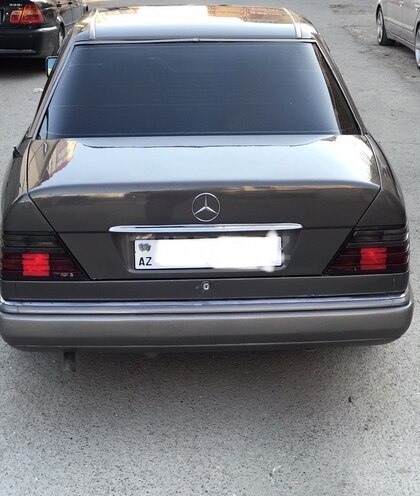 Mercedes E 250 1992, 470,815 km - 2.5 l - Bakı