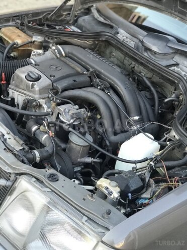 Mercedes E 250 1992, 470,815 km - 2.5 l - Bakı