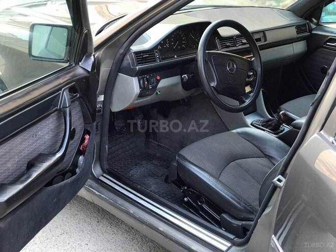 Mercedes E 250 1992, 470,815 km - 2.5 l - Bakı