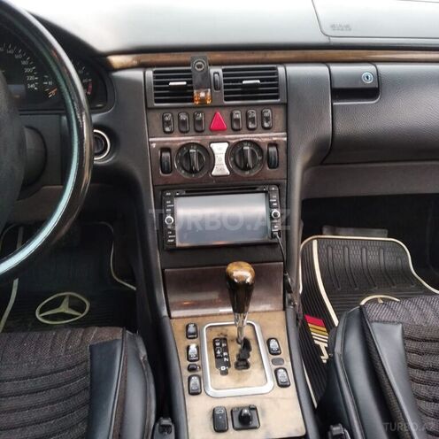 Mercedes E 240 2000, 270,000 km - 2.4 l - Yardımlı