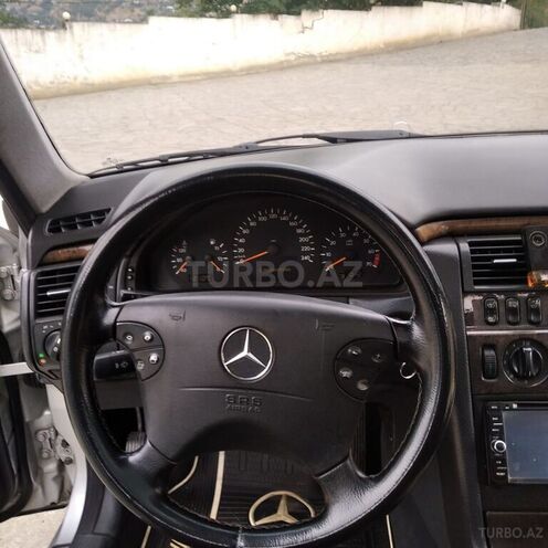 Mercedes E 240 2000, 270,000 km - 2.4 l - Yardımlı