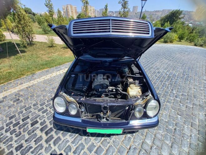 Mercedes E 230 1997, 456,000 km - 2.3 l - Bakı