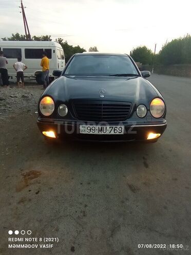 Mercedes E 240 2000, 282,057 km - 2.4 л - Zaqatala