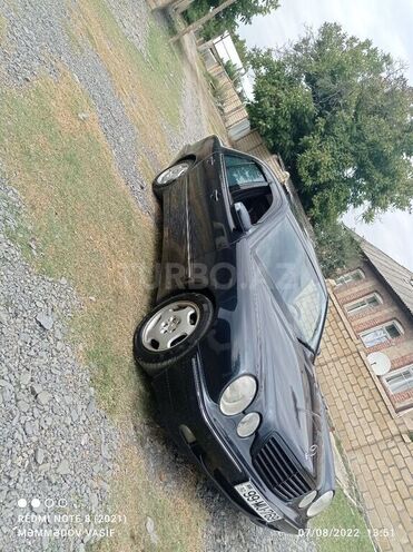 Mercedes E 240 2000, 282,057 km - 2.4 л - Zaqatala