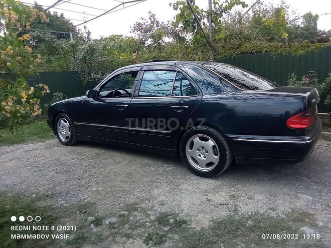 Mercedes E 240 2000, 282,057 km - 2.4 л - Zaqatala