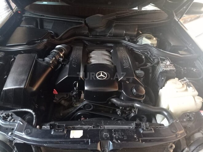 Mercedes E 240 2000, 282,057 km - 2.4 л - Zaqatala