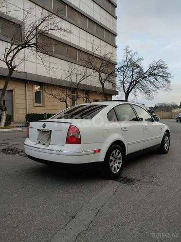 Volkswagen Passat 2003, 275,000 km - 1.8 l - Bakı
