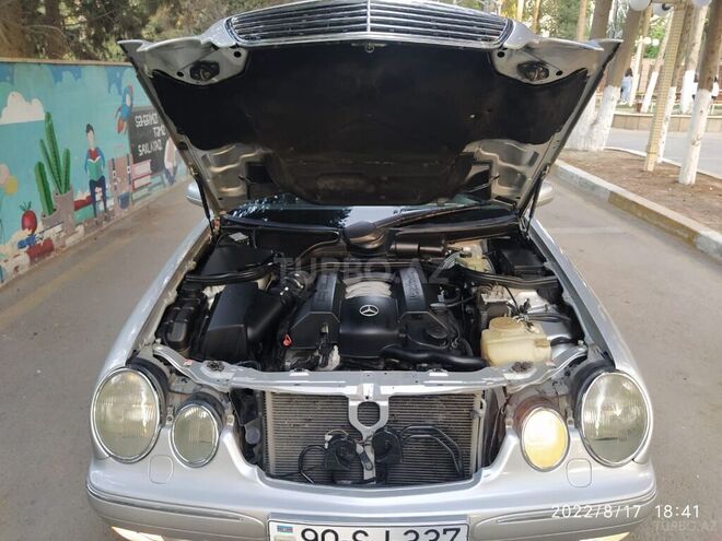 Mercedes E 240 1999, 234,000 km - 2.4 l - Bakı