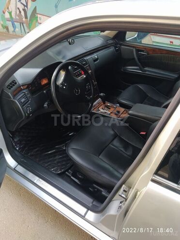 Mercedes E 240 1999, 234,000 km - 2.4 l - Bakı