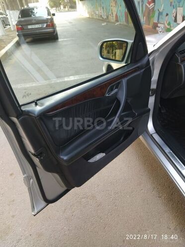 Mercedes E 240 1999, 234,000 km - 2.4 l - Bakı