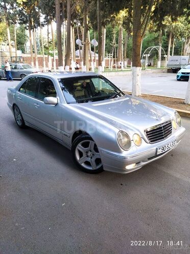 Mercedes E 240 1999, 234,000 km - 2.4 l - Bakı