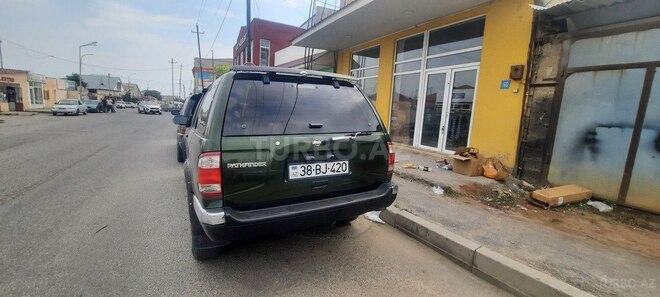 Nissan Pathfinder 1998, 304,000 km - 3.3 l - Qusar