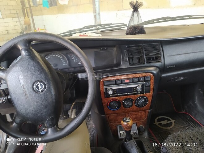 Opel Vectra 1996, 270,000 km - 2.0 л - Hacıqabul