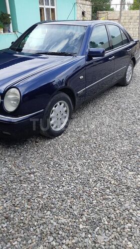 Mercedes E 230 1996, 331,818 km - 2.3 l - Bərdə