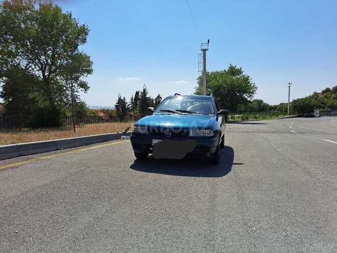 Opel Astra 1996, 258,000 km - 1.6 l - Şəki