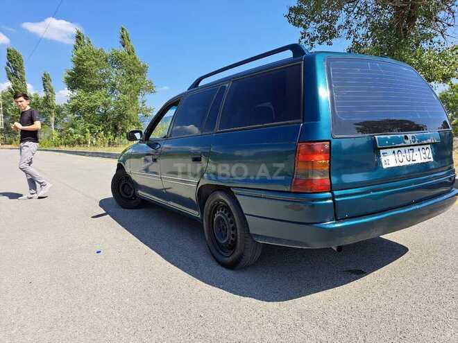 Opel Astra 1996, 258,000 km - 1.6 l - Şəki
