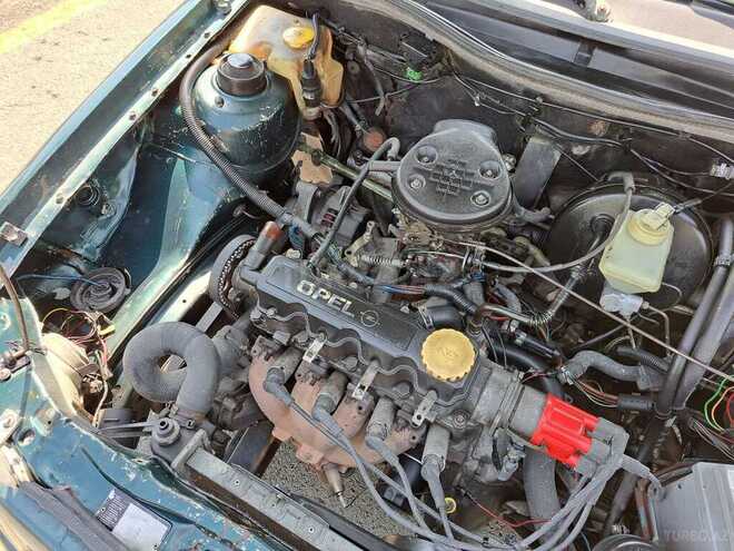 Opel Astra 1996, 258,000 km - 1.6 l - Şəki
