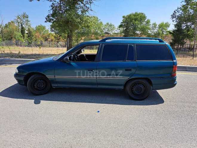 Opel Astra 1996, 258,000 km - 1.6 l - Şəki