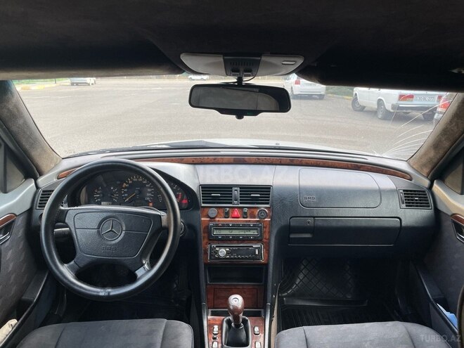 Mercedes C 250 1995, 300,000 km - 2.5 l - Bakı