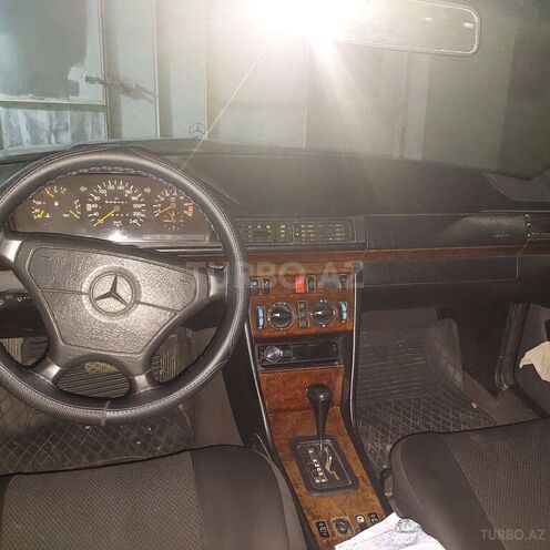 Mercedes E 220 1994, 658,000 km - 2.2 l - Bakı