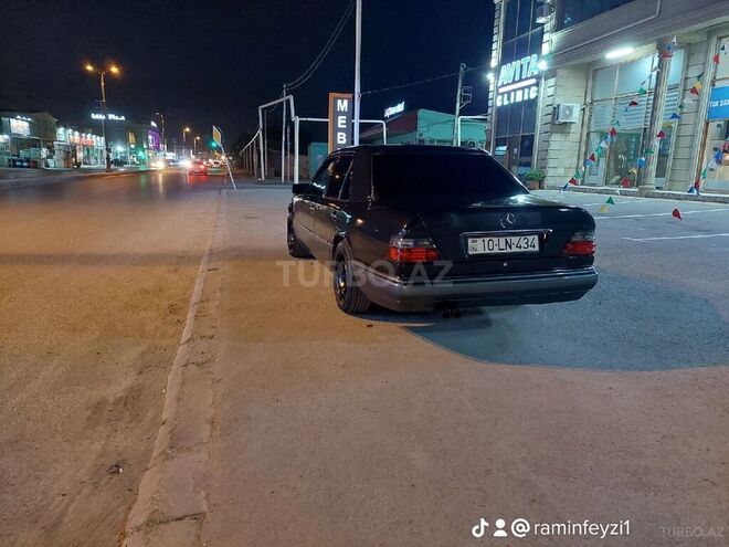 Mercedes E 220 1994, 658,000 km - 2.2 l - Bakı