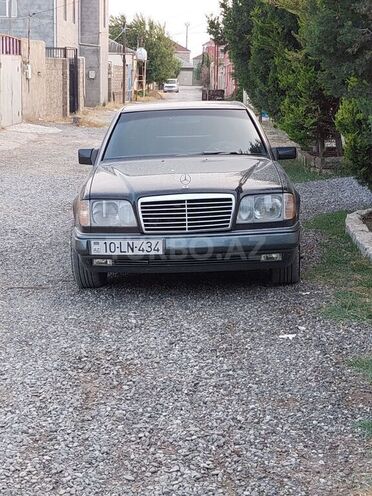 Mercedes E 220 1994, 658,000 km - 2.2 l - Bakı
