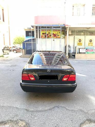 Mercedes E 280 1999, 298,900 km - 2.8 л - Bakı