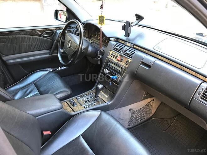 Mercedes E 280 1999, 298,900 km - 2.8 л - Bakı