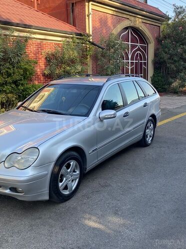 Mercedes C 220 2001, 495,000 km - 2.2 l - Bakı
