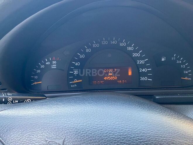 Mercedes C 220 2001, 495,000 km - 2.2 l - Bakı