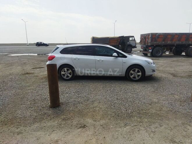 Opel Astra 2011, 187,141 km - 1.4 l - Şəmkir