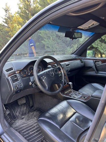 Mercedes E 230 1996, 296,358 km - 2.3 l - Xırdalan