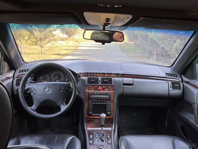 Mercedes E 230 1996, 296,358 km - 2.3 l - Xırdalan
