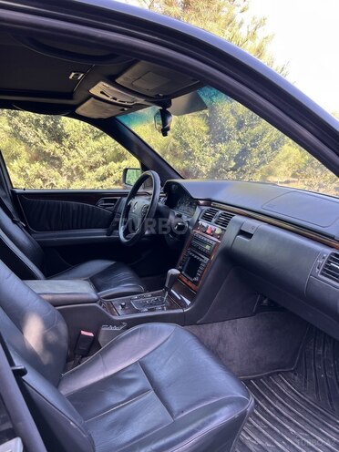 Mercedes E 230 1996, 296,358 km - 2.3 l - Xırdalan