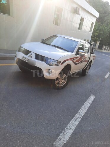 Mitsubishi L200 2009, 184,000 km - 2.5 l - Bakı
